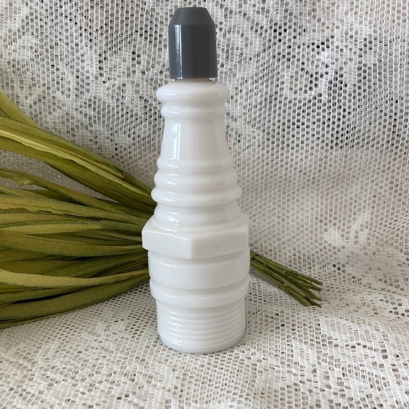 Vintage Avon Spark Plug Design Cologne Bottle. Wonderful condition/empty/witho… - Picture 2 of 5